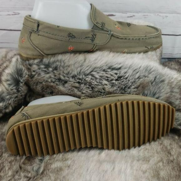 GBX Men’s Hawaiian Dancing Girls Slip On Shoes - Picture 5 of 9